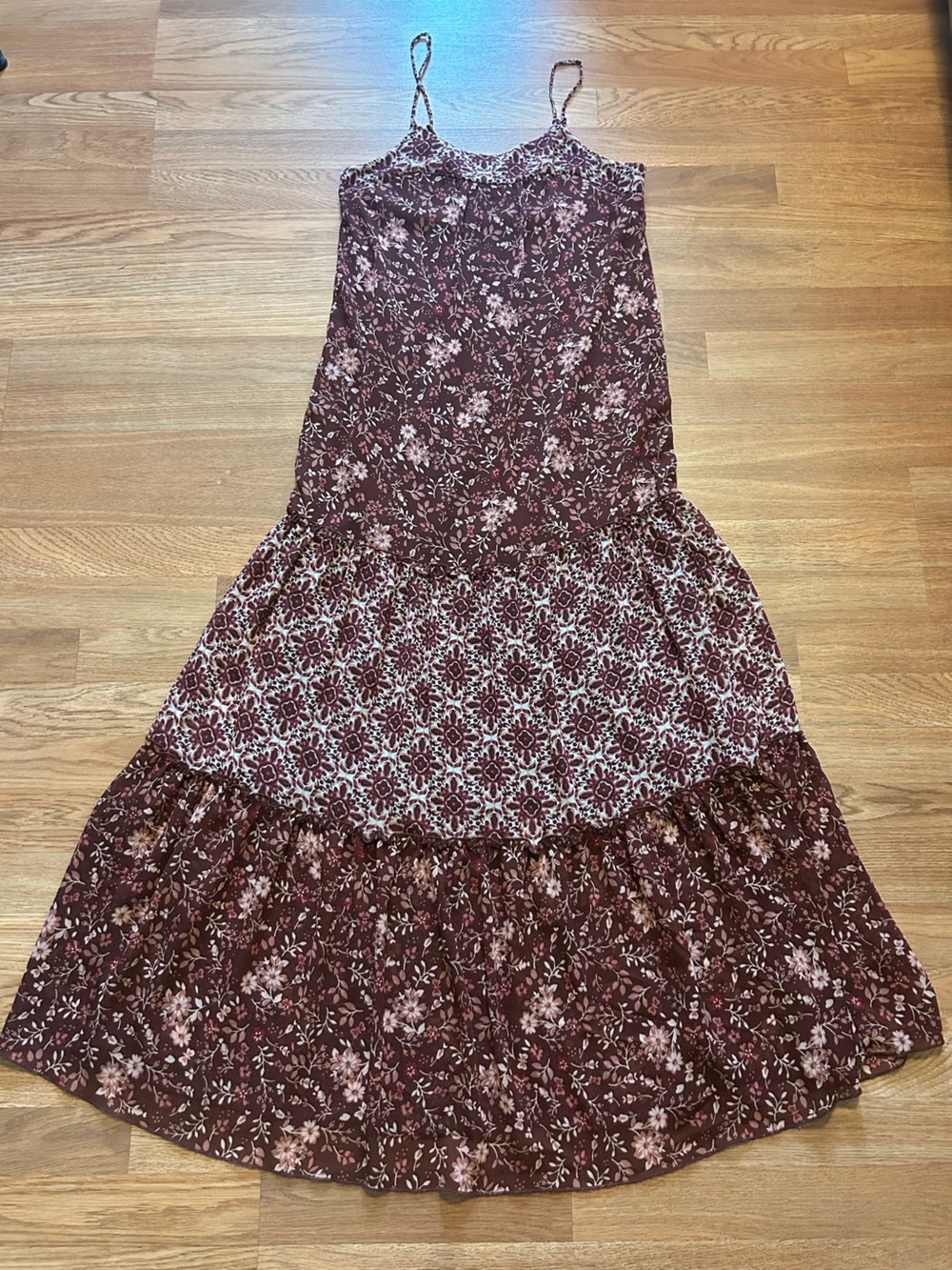 Knox rose Floral Tiered Maxi Dress - Burgundy.Size XS